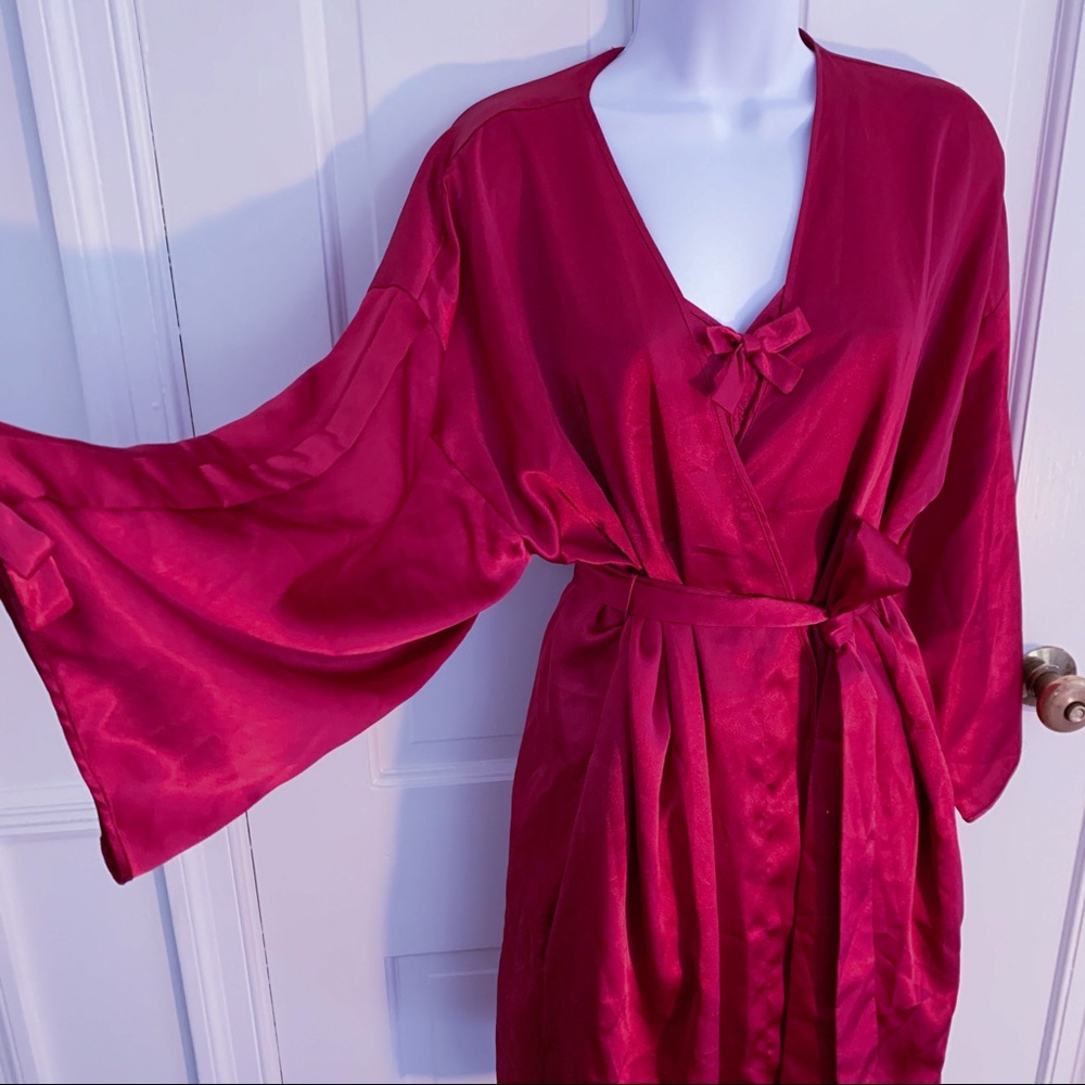 VALENTINO Intimo Red Nightgown & Robe - Picture 2 of 15